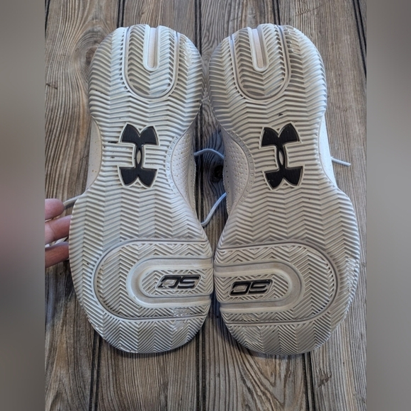 Under Armour SC Stephen Curry size 8.5 white and gold basketball shoes - Picture 10 of 12
